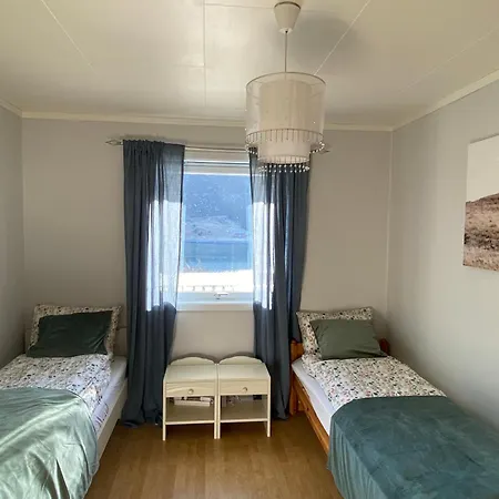 Honey Bay Проживание в семье Stadlandet