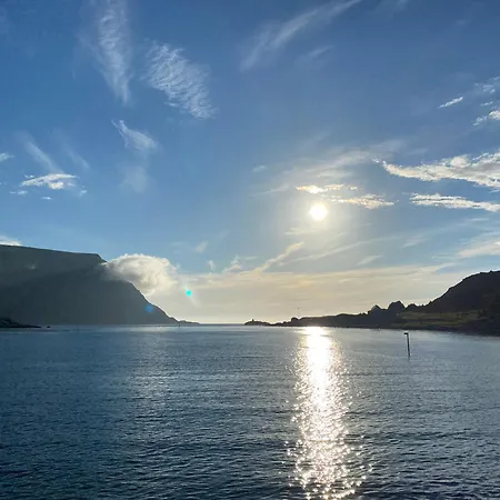 Honey Bay Homestay Stadlandet